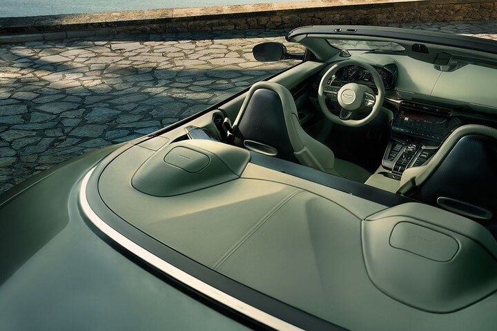 Aston Martin Vanquish Volante