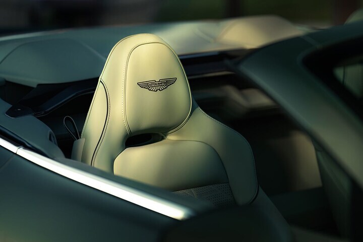Aston Martin Vanquish Volante