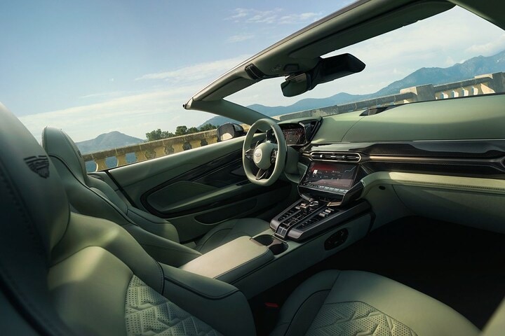 Aston Martin Vanquish Volante