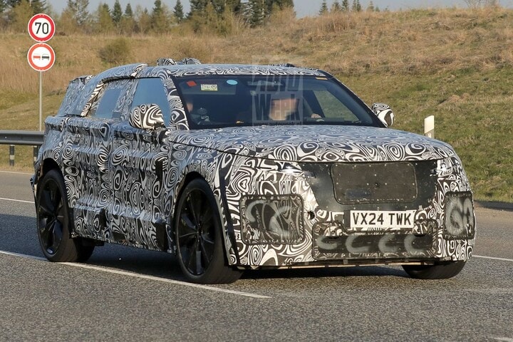 Range Rover Velar spyshots