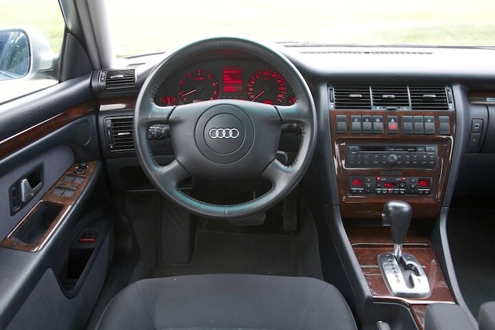 Audi A8 eerste generatie