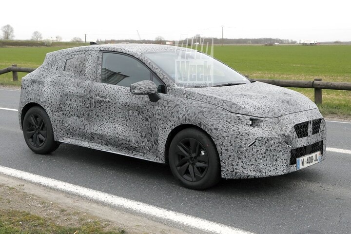 Renault Clio spyshots