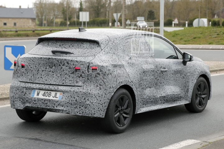 Renault Clio spyshots