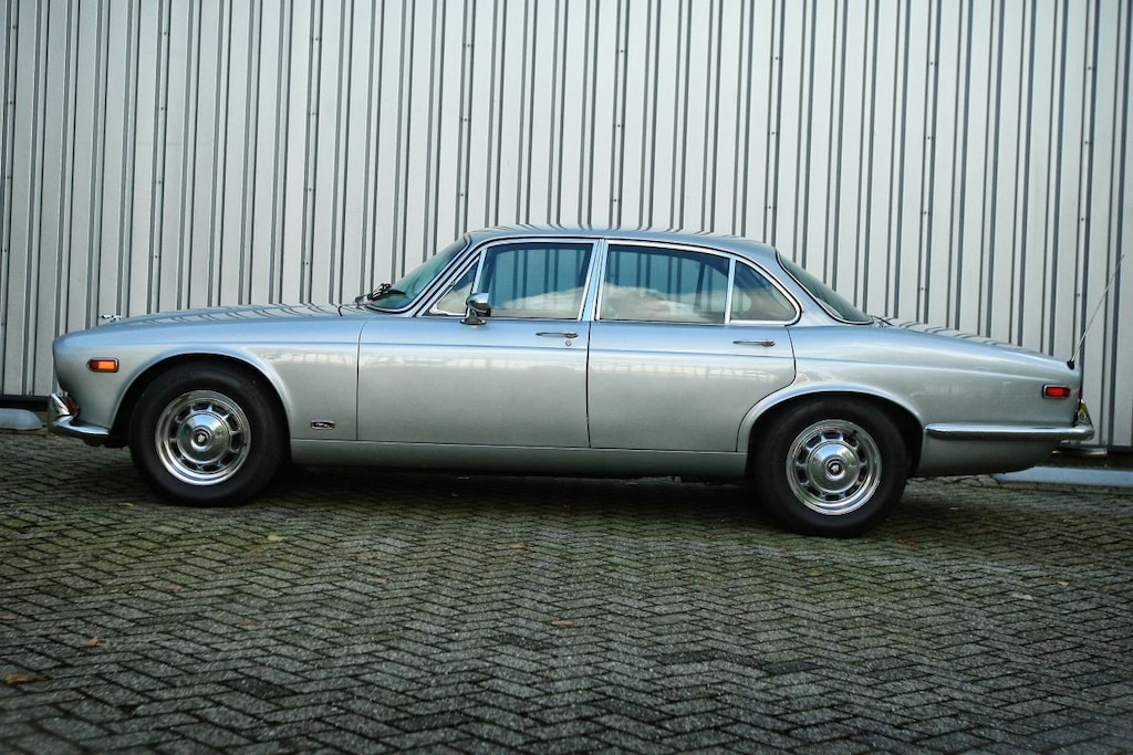Jaguar XJ6