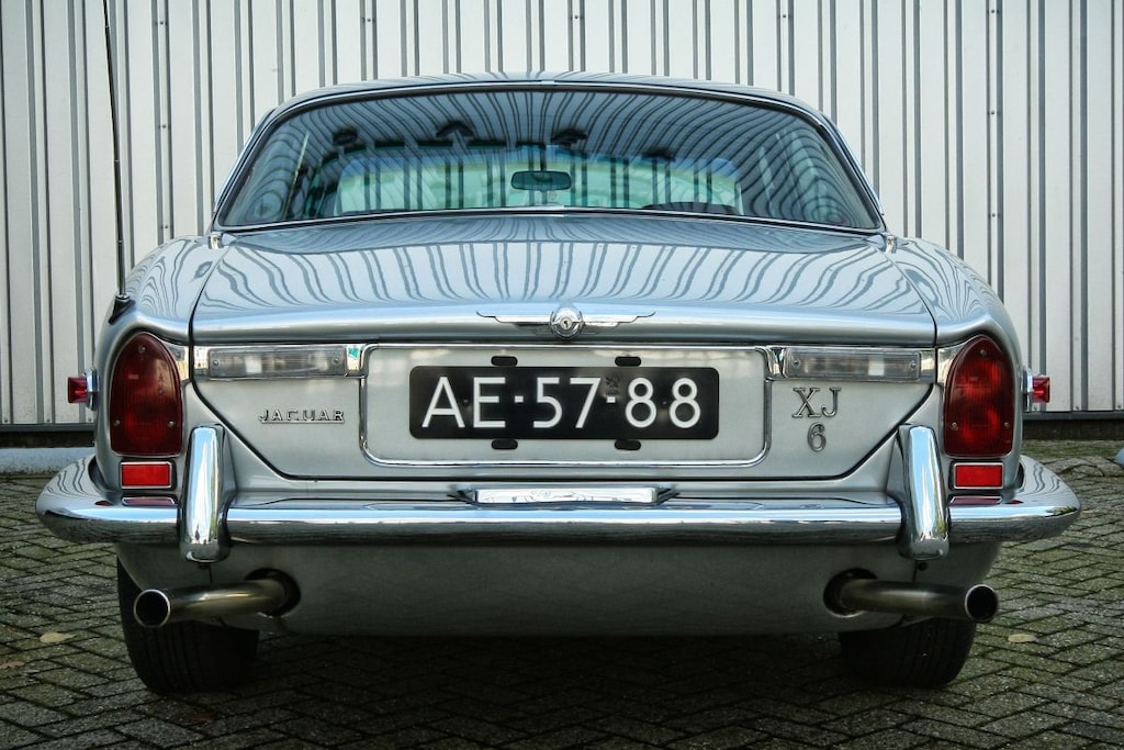 Jaguar XJ6