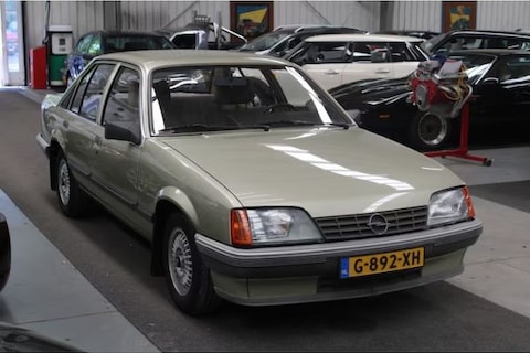 Toen deze Opel Rekord op kenteken ging, stond de Omega al in de showrooms – Liefhebber gezocht