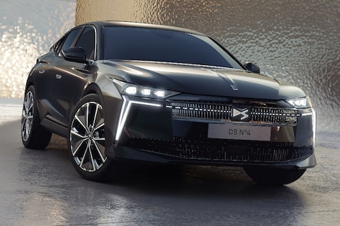 DS N°4: nieuwe naam én elektrische versie voor flink vernieuwde DS 4