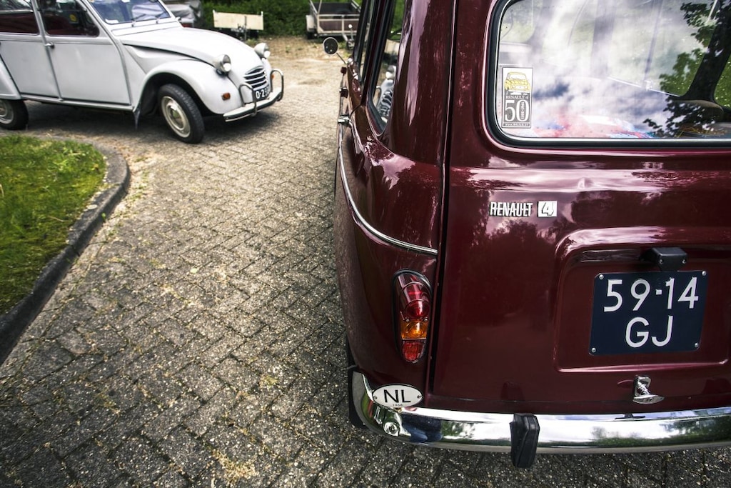 Renault 4 vs. Citroen 2CV - Eend vs R4