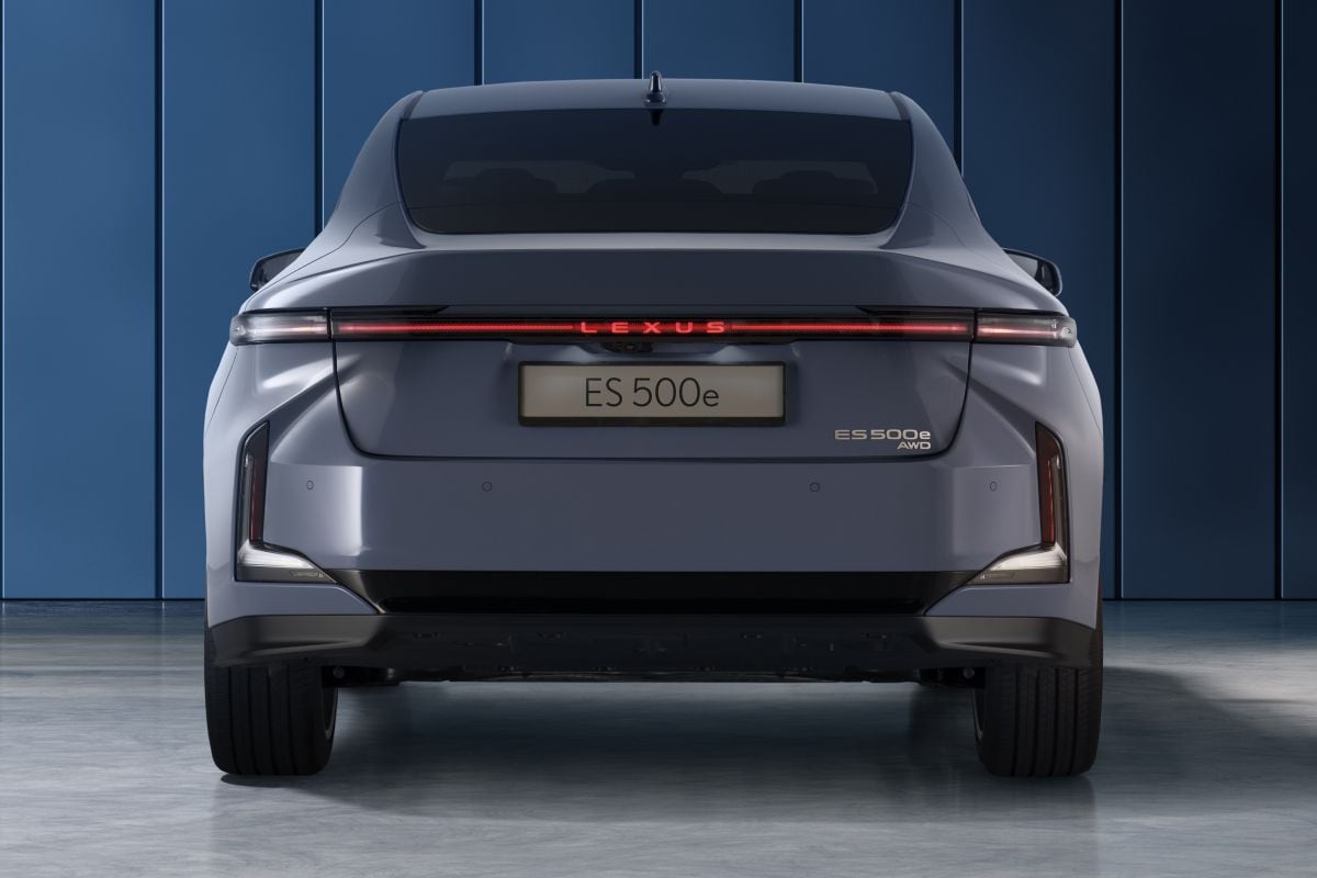 Lexus ES 500e