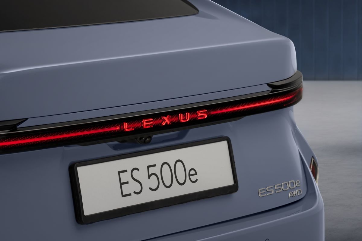 Lexus ES 500e