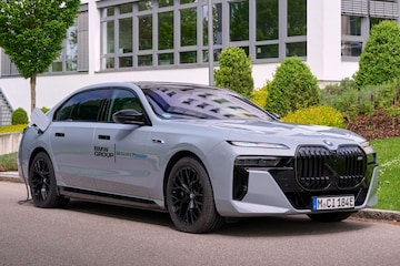 BMW i7