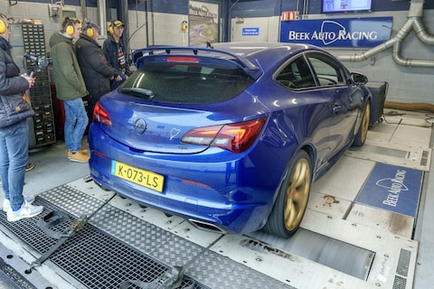Opel Astra OPC (2015) – Op de rollenbank
