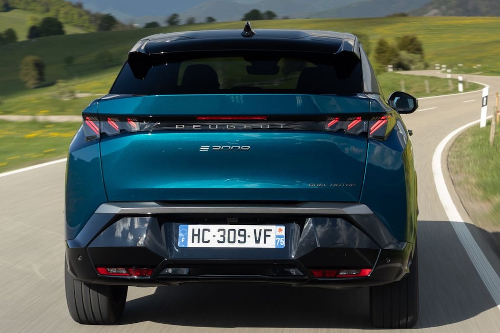 Peugeot e-3008 325 Dual Motor (2025) exterieur