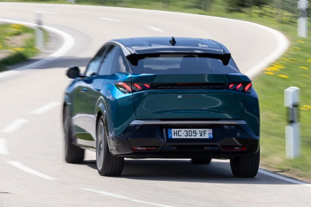 Peugeot e-3008 325 Dual Motor (2025) exterieur