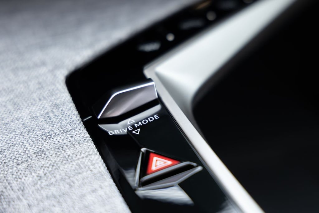 Peugeot e-3008 325 Dual Motor (2025) interieur