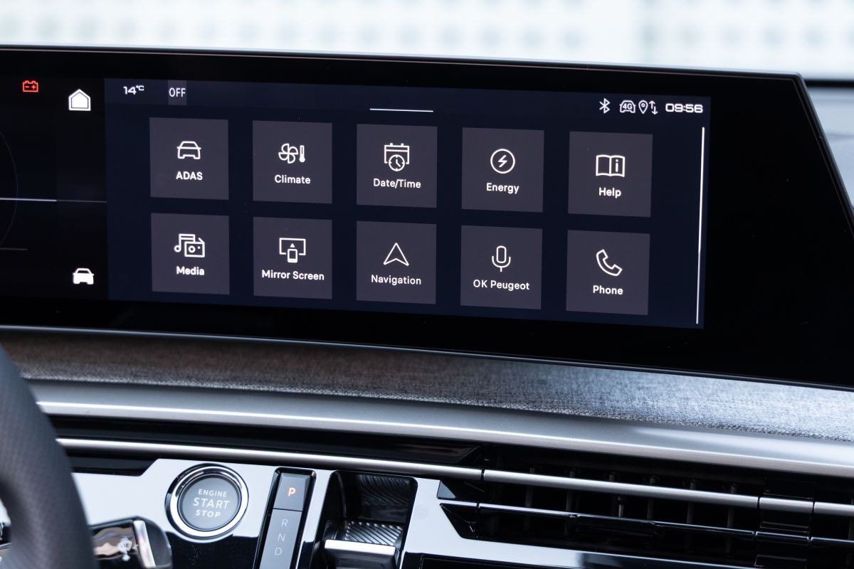 Peugeot e-3008 325 Dual Motor (2025) interieur