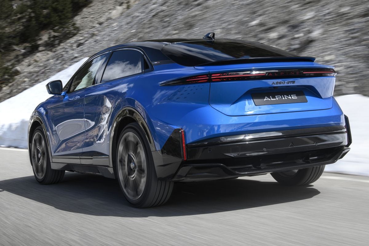 Alpine A390