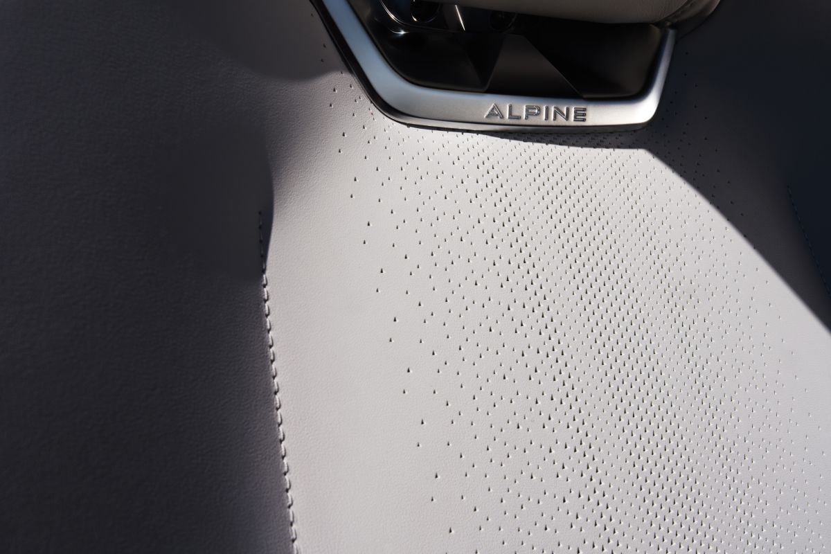 Alpine A390