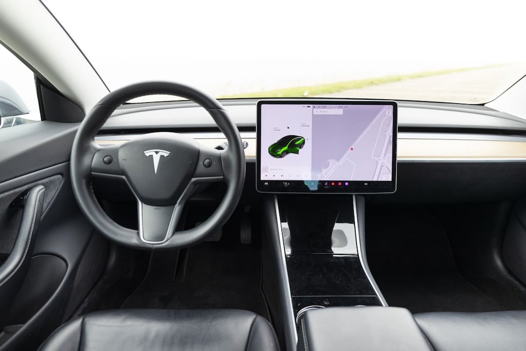 occasiondubbeltest Tesla Model 3 vs Polestar 2