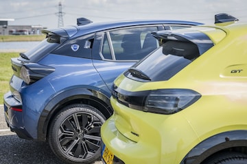 Peugeot 208 vs Lancia Ypsilon