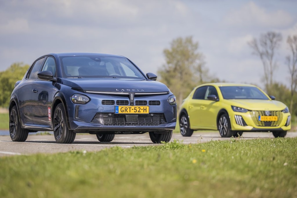 Peugeot 208 vs Lancia Ypsilon