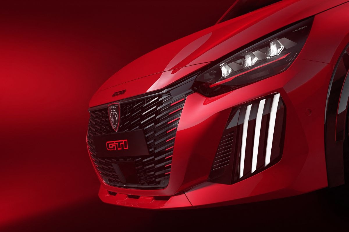 Peugeot e-208 GTi