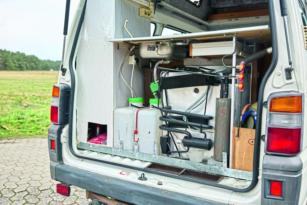 Mitsubishi L300 Camper
