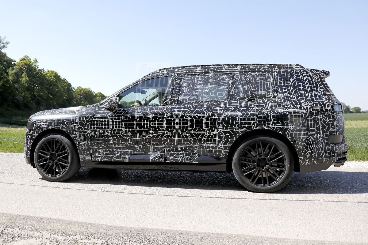 BMW X7 spyshots