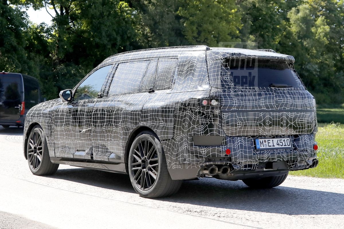 BMW X7 spyshots