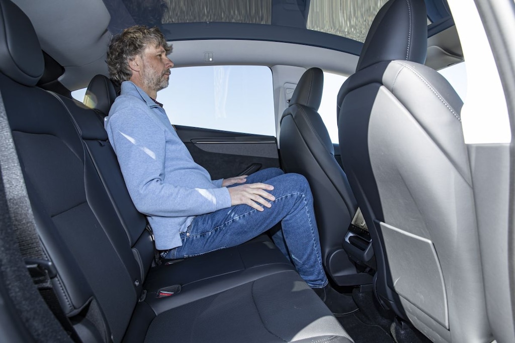 Tesla Model Y (2025)