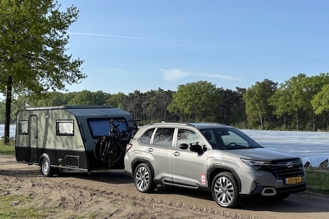 Test: Subaru Forester met caravan - is de 136 pk boxer-hybride sterk genoeg?