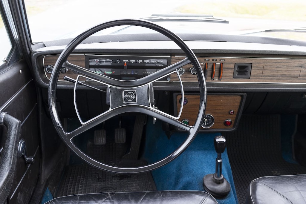 Volvo 164