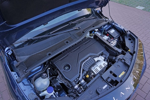 Twaalf hybrides van Stellantis vatten vlam