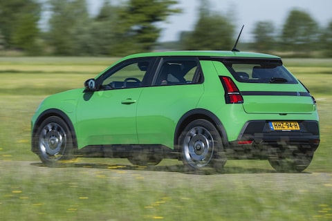 Minder belastingvoordeel, hogere boetes en duurdere auto’s: 2026 voor automobilist