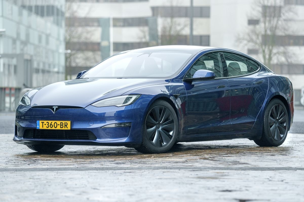 Tesla Model S 