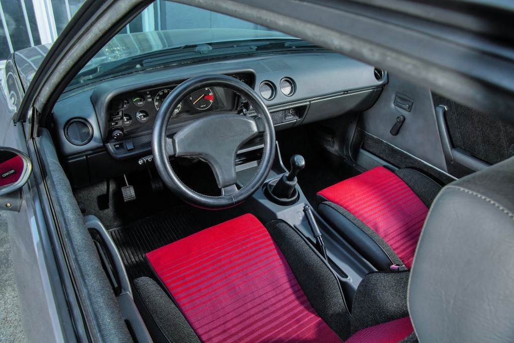Opel Manta met Omega-neus Irmscher Opium