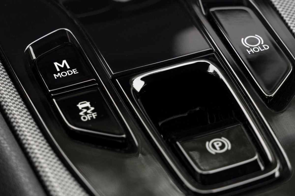 Lexus RZ 550e F Sport (2025) - interieur