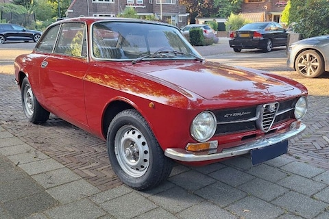 Deze Alfa Romeo GT 1600 Junior is om door een ringetje te halen - In het Wild