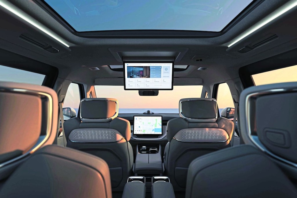 Volvo EM90