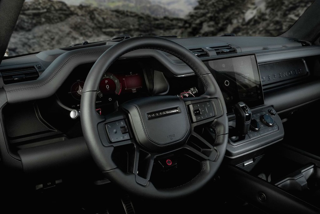 Land Rover Defender Octa Black