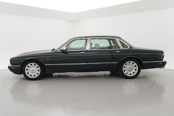 occasions met V8