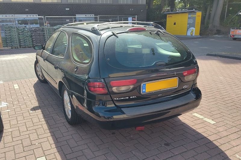 Ford Taurus