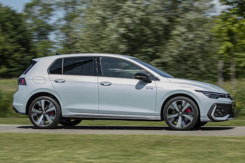 Meer dan de helft van alle compacte middenklassers komt van Volkswagen