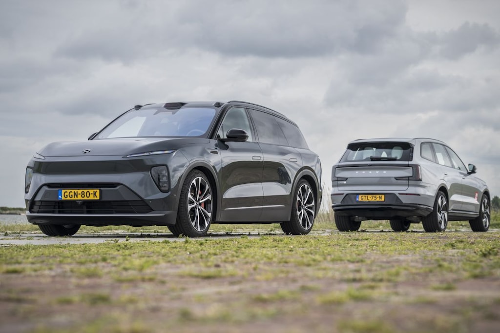 Volvo EX90 vs. Nio EL8