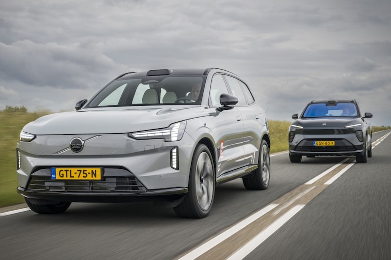 Volvo EX90 vs. Nio EL8