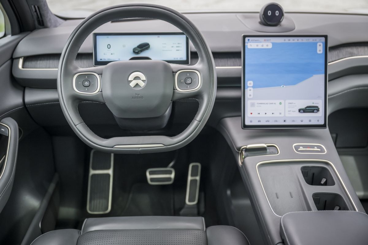 Nio EL8