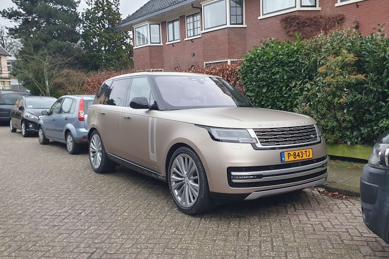 Parkeren straat parkeren Range Rover