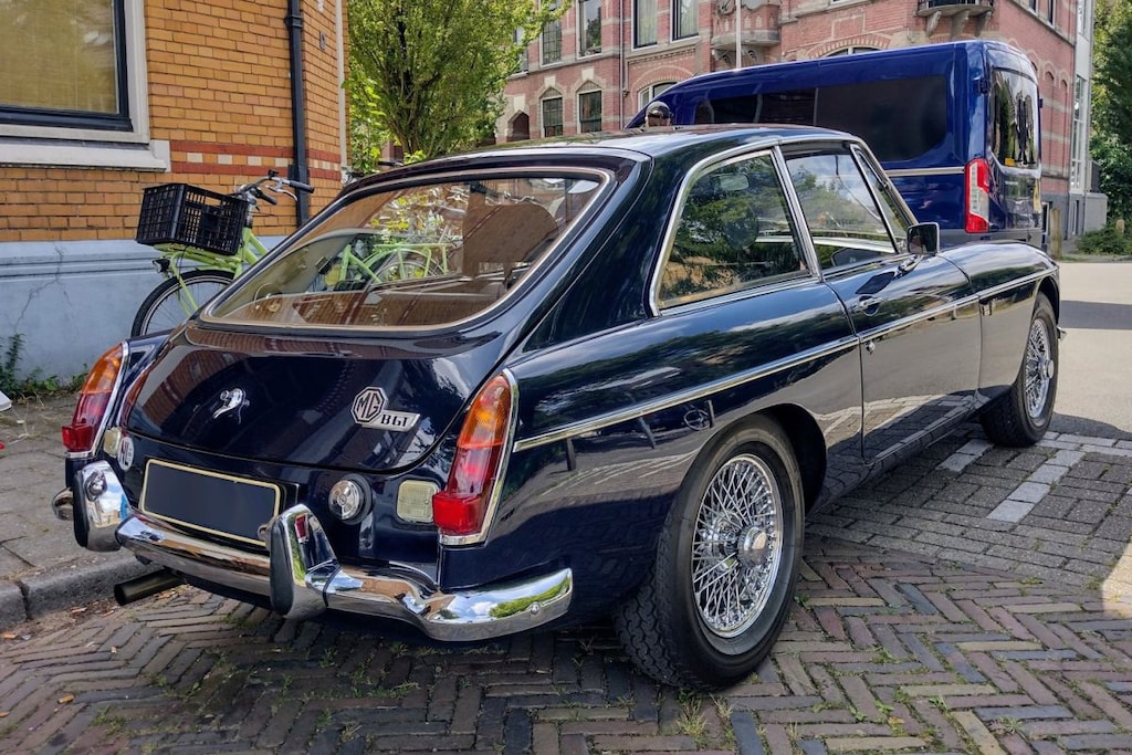 MG B