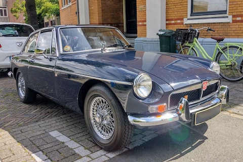 Deze MGB GT is voor het hele jaar - In het Wild