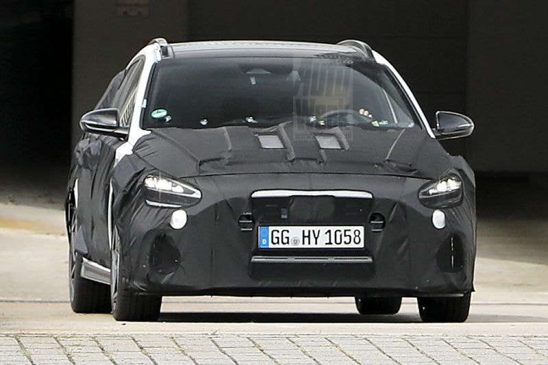 Hyundai i30 CW facelift spyshots